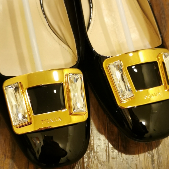 Authentic Prada patent leather buckle flat - Picture 4 of 8